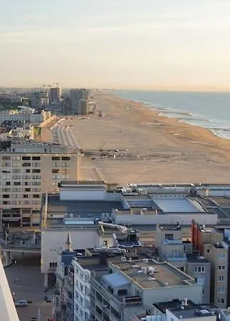 Апартаменты The Sea & View - Parking Optional Остенде