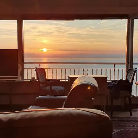 The Sea & View - Parking Optional Apartment *